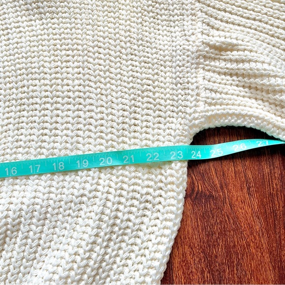Blue Blush Women’s Oversized Balloon Sleeves Knit Sweater Ivory White Size M/L - Picture 9 of 11